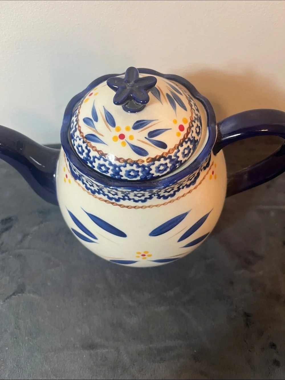 Temp-Tatiana Temptations by Tara OLD WORLD BLUE teapot 1.5 qt kitchen cookware